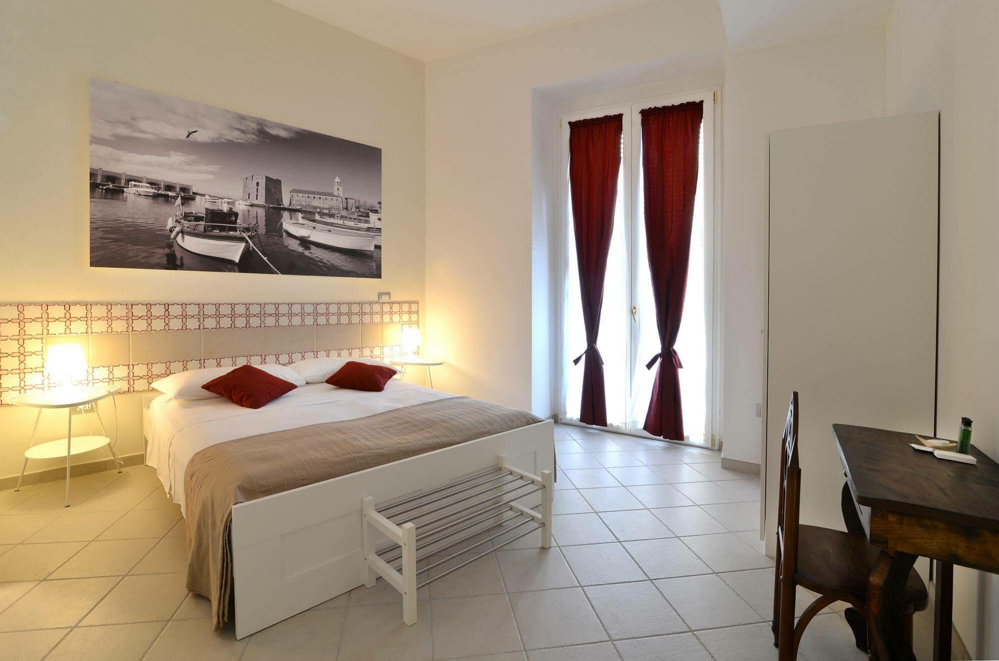 Santi E Saraceni Rooms Salerno Zewnętrze zdjęcie